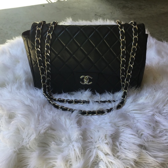 Chanel Lambskin Black Classic Handbag - Picture 2 of 5